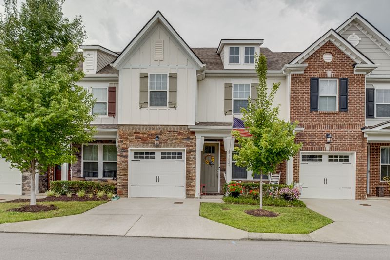 1029 Livingstone Ln, Mount Juliet, TN 37122