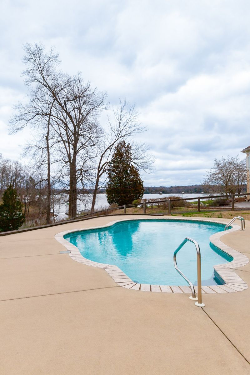 527 Lakeview Cir, Mount Juliet, TN 37122