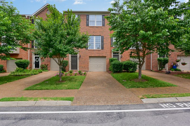 732 Huffine Manor Cir, Franklin, TN 37067