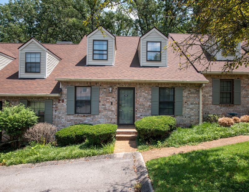311 Deerpoint Dr, Hendersonville, TN 37075