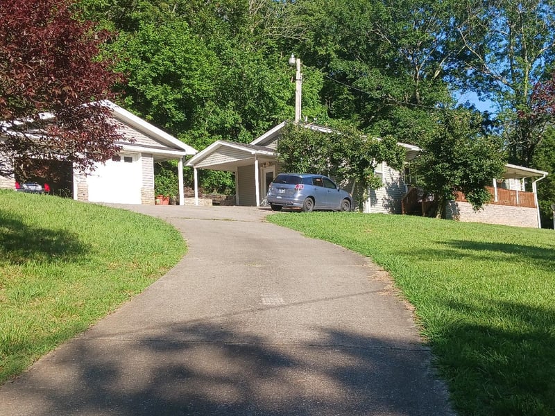 265 Harris Hollow Rd, Pleasant Shade, TN 37145