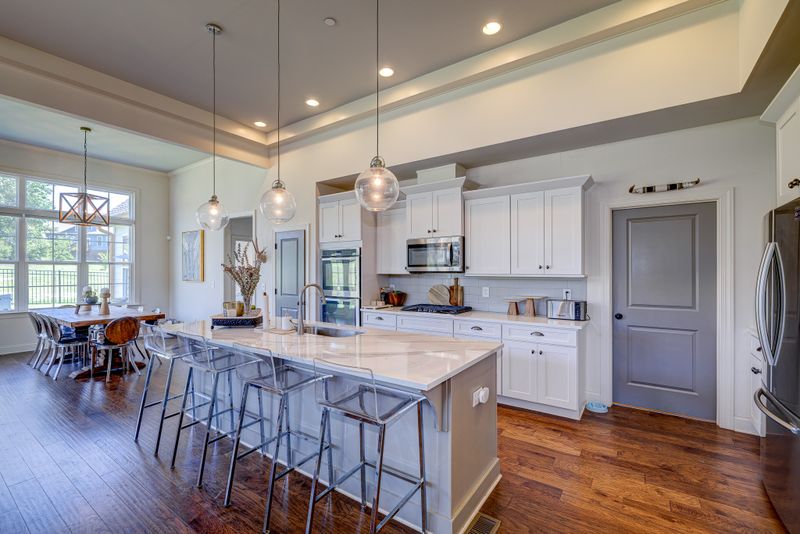 8037 Warren Dr, Nolensville, TN 37135