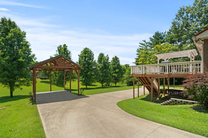 666 Lakeside Dr, Springfield, TN 37172
