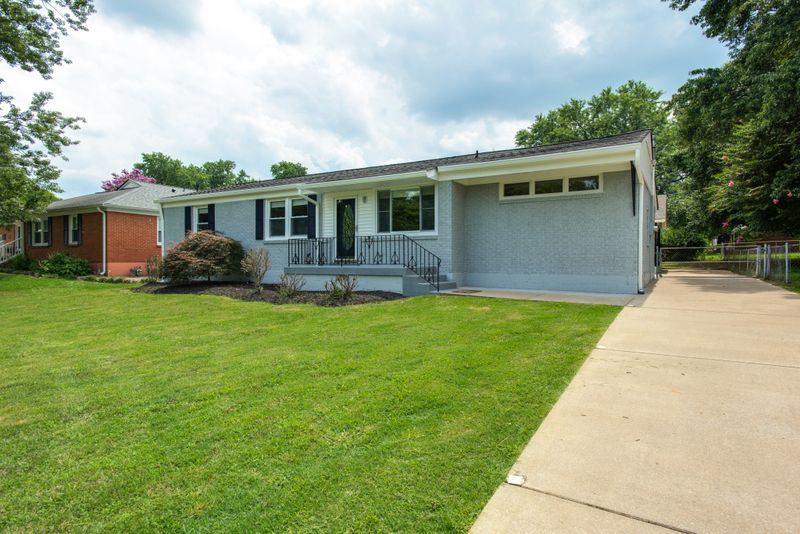 220 Graeme Dr, Nashville, TN 37214