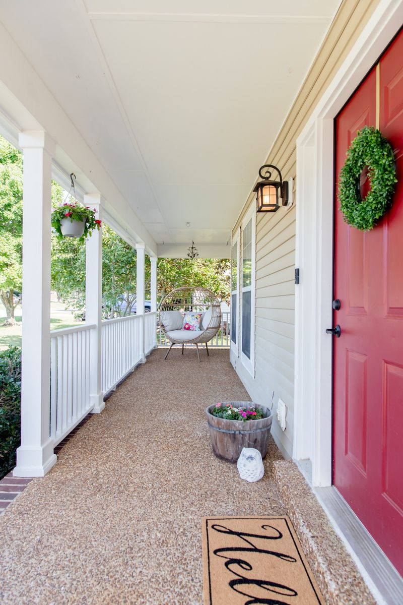 1125 Mcdonough Cir, Thompsons Station, TN 37179