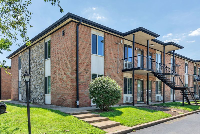 2601 Hillsboro Pike #E13, Nashville, TN 37212