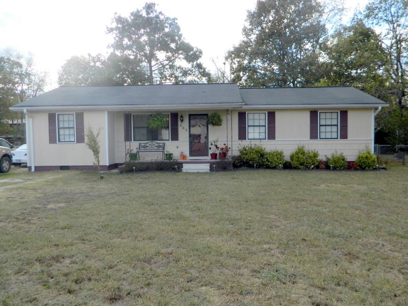 465 Piney Rd, Trenton, GA 30752