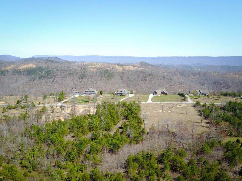 45 S Deer Run Rd, Trenton, GA 30752