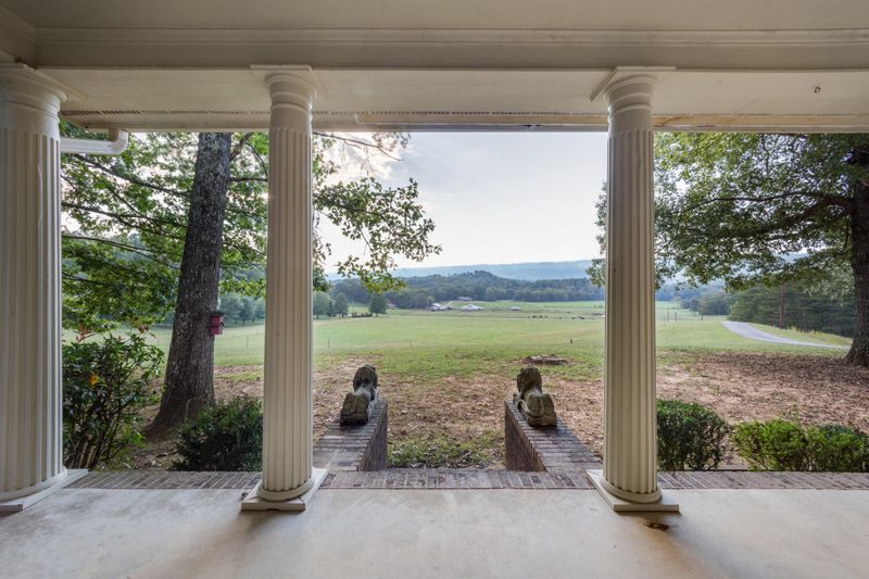 410 Creek Rd, Wildwood, GA 30757