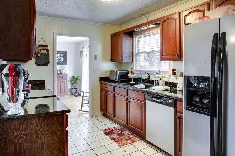 1084 Bandy Ln, Ringgold, GA 30736