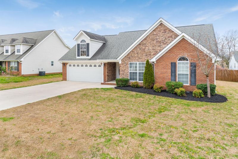 255 Sweet Birch Dr, Rossville, GA 30741