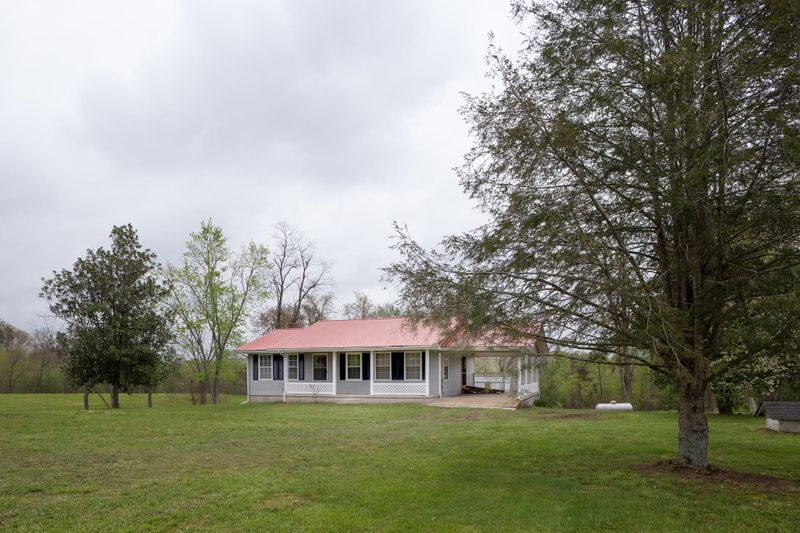 773 Reeves Rd, Trenton, GA 30752