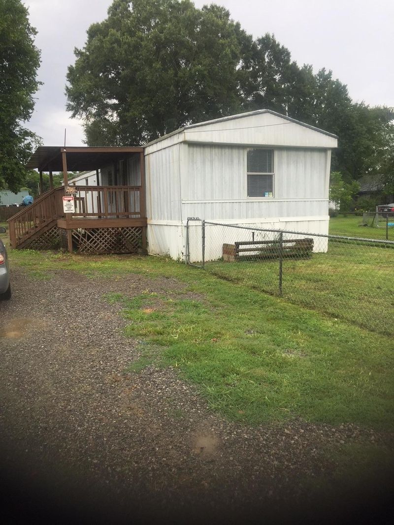 273 S Center St, Rossville, GA 30741