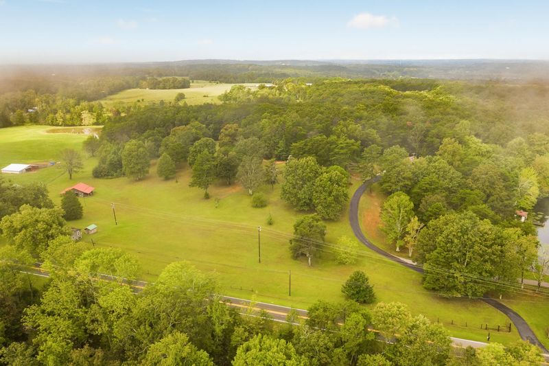 1133 Brow Rd, Trenton, GA 30752