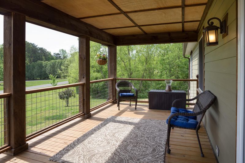 53 Valley Glen Dr, Trenton, GA 30752