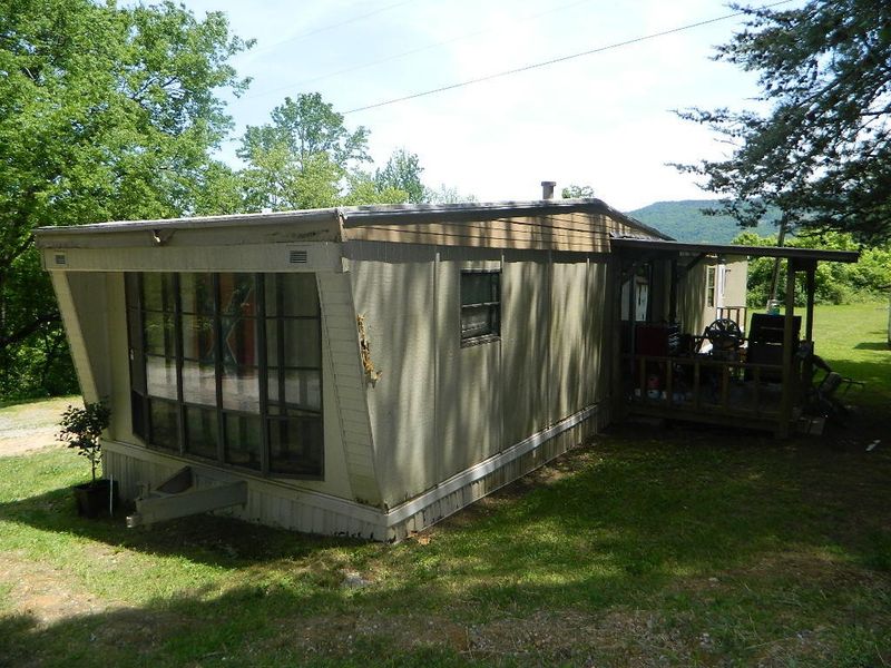201 Middleton Cir, Trenton, GA 30752