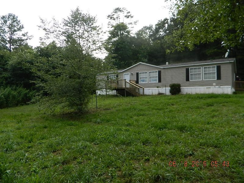 199 Ivey Dr, Calhoun, GA 30701