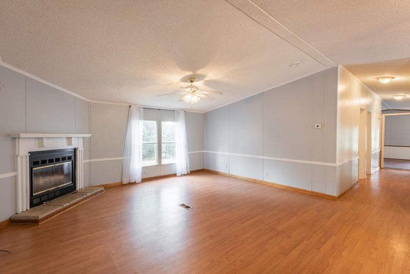 1097 Porter Rd, Trenton, GA 30752