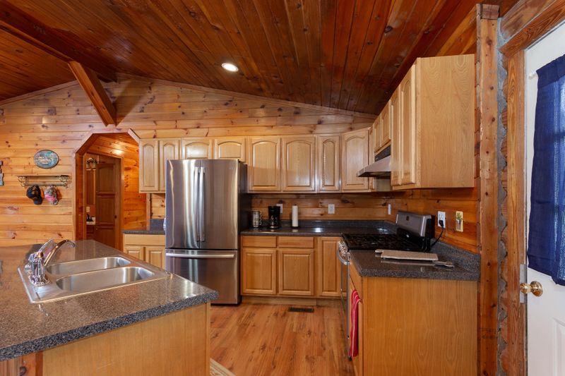 22 County Road 9093, Flat Rock, AL 35966