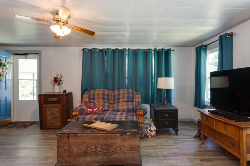 702 Gilbert Ln, La Fayette, GA 30728
