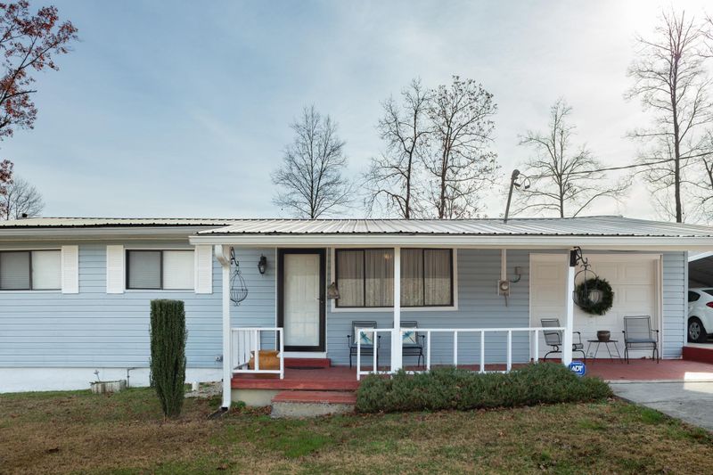 475 Walnut Ave, Trenton, GA 30752