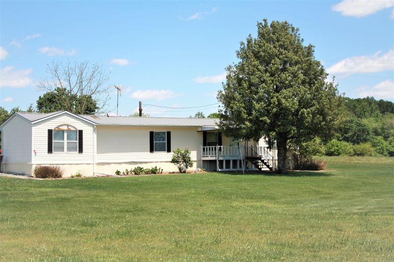 446 Co Rd 118, Flat Rock, AL 35966