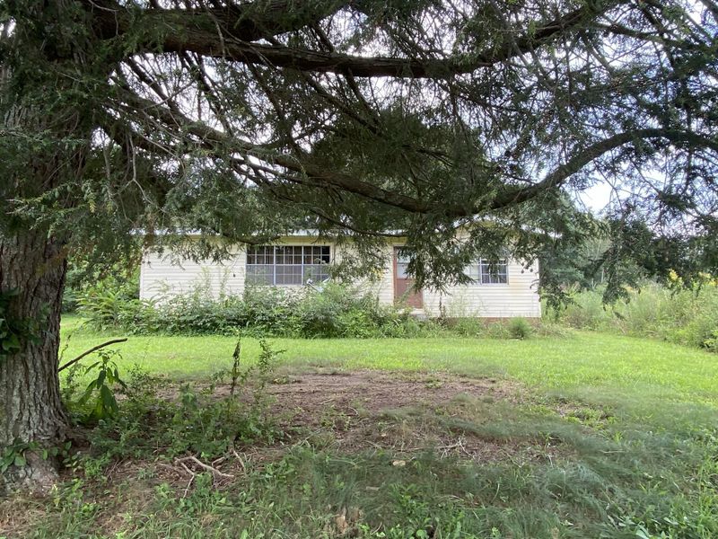 259 Cooper Rd, Trenton, GA 30752