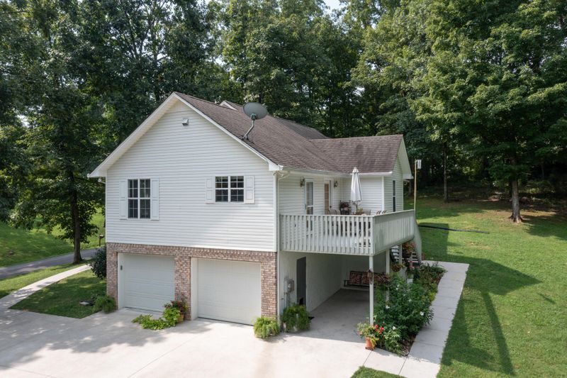 107 Lake Dr, Trenton, GA 30752