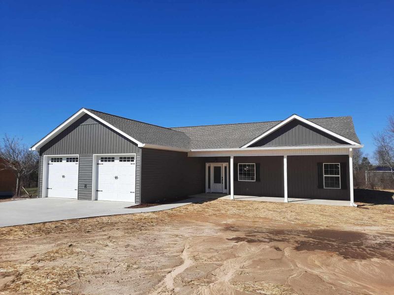 90 Cloud Rd, Trenton, GA 30752