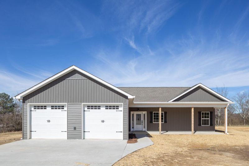 90 Cloud Rd, Trenton, GA 30752