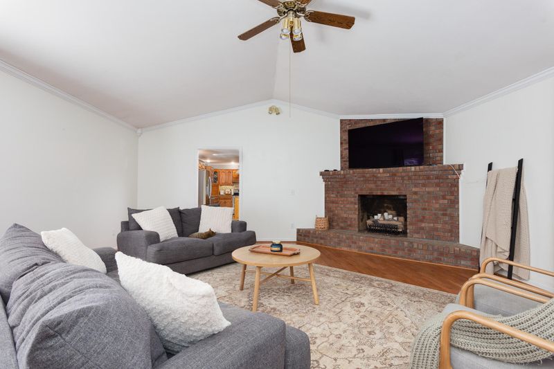 494 Canyon Park Dr, Trenton, GA 30752