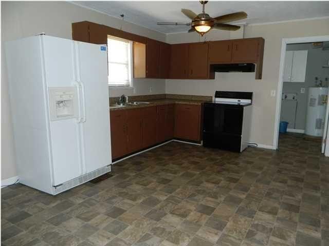 44 Pine Ave, Trenton, GA 30752