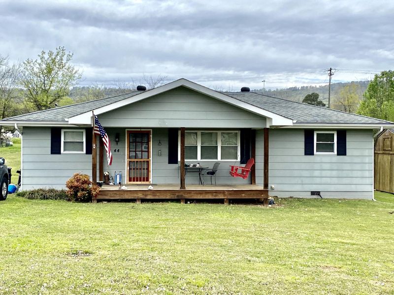 44 Pine Ave, Trenton, GA 30752