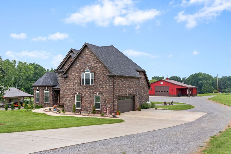 4557 Thomasville Rd, Chapmansboro, TN 37035