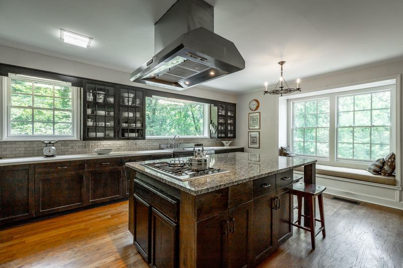 3 Apollo Rd, Lookout Mountain, GA 30750