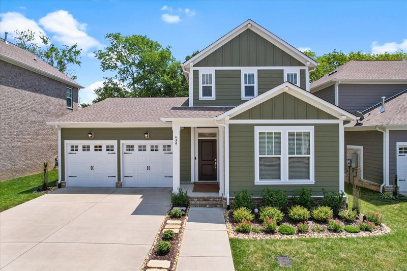 655 Nottingham Ave, Hendersonville, TN 37075