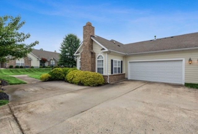 825 S Browns Ln #1902, Gallatin, TN 37066