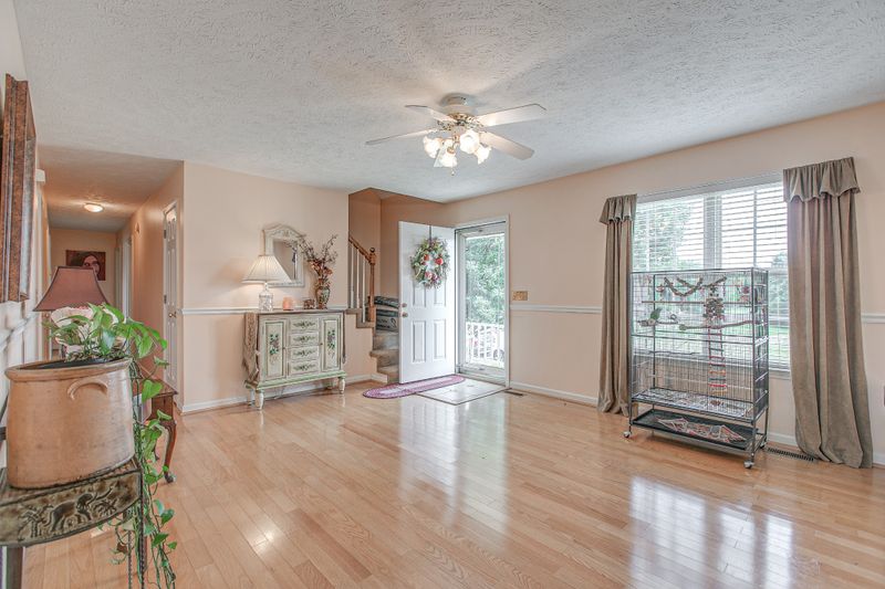 2018 Gardendale Dr, Murfreesboro, TN 37130