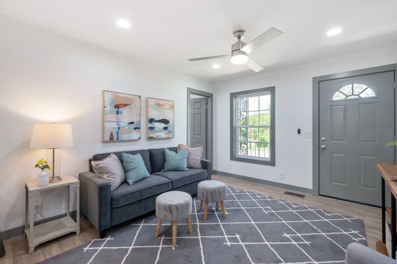 3242 Viking Rd, Nashville, TN 37218