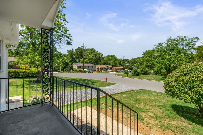 3242 Viking Rd, Nashville, TN 37218