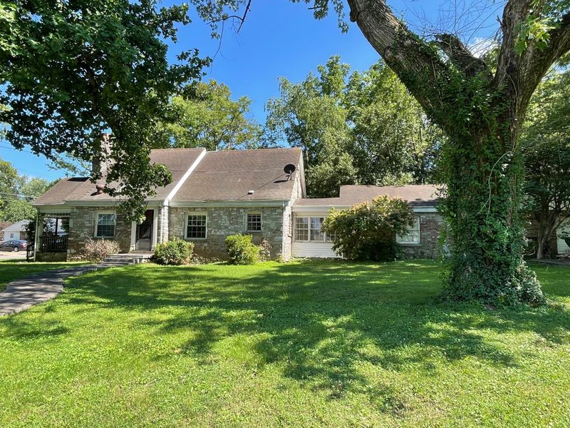 287 E Eastland St, Gallatin, TN 37066