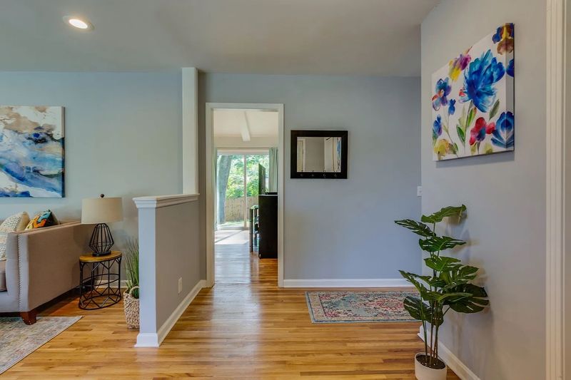 941 Giant Oak Dr, Nashville, TN 37217