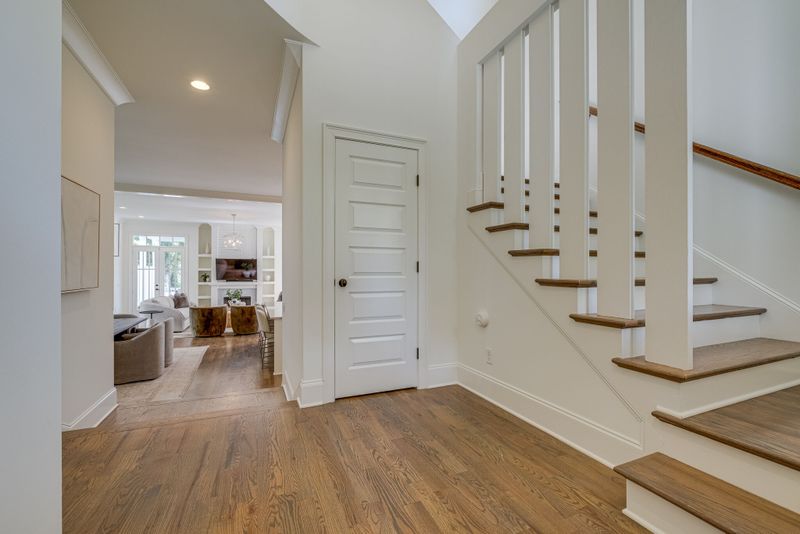 1014 Caruthers Ave, Nashville, TN 37204