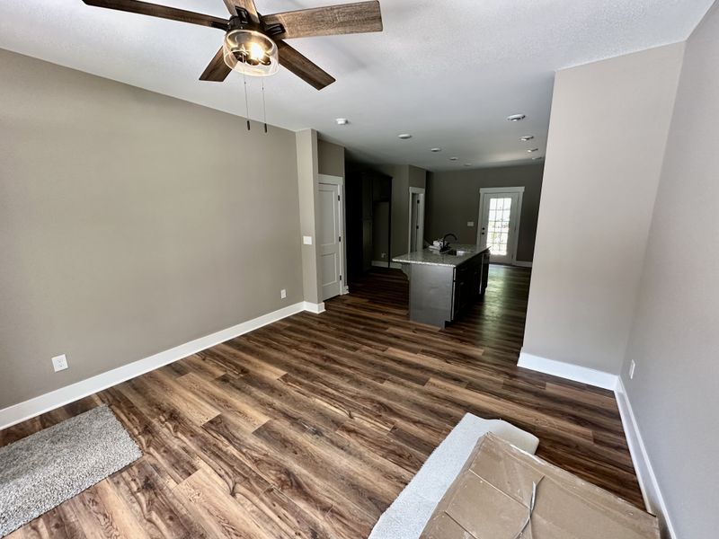 412 S Aztec Dr, White House, TN 37188