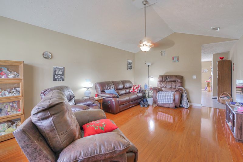 514 Upperglade Ct, Murfreesboro, TN 37130