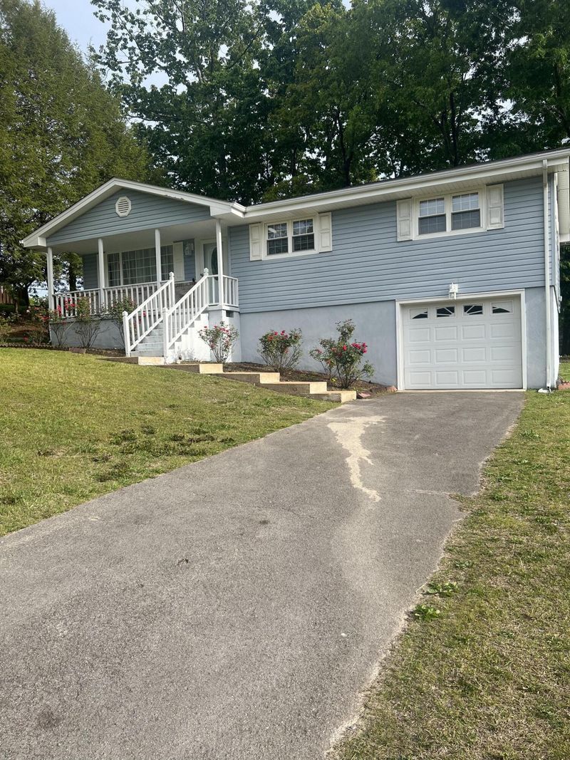 212 Echo Hill Dr, Rossville, GA 30741