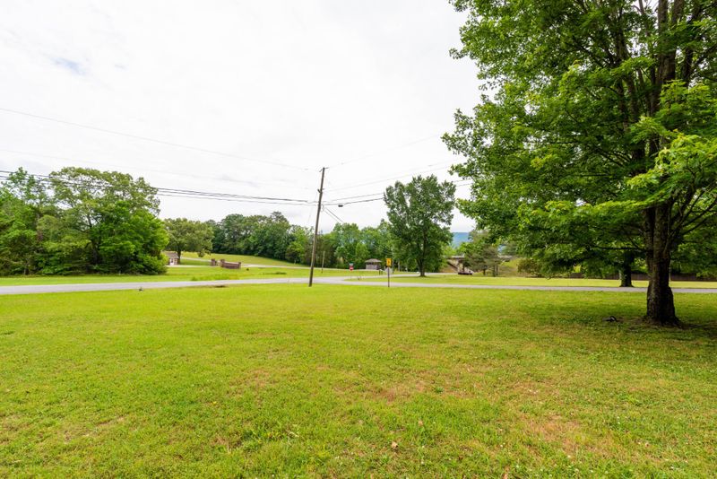 153 Lake Hills Ln, Trenton, GA 30752