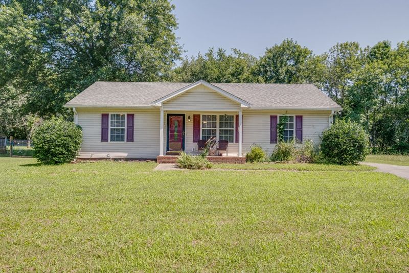 1520 Valley Ridge Dr E, Gallatin, TN 37066
