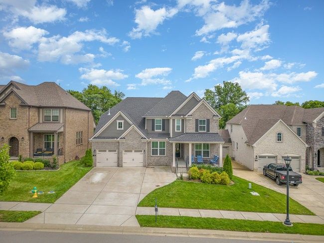 15 Elliott Cir, Mount Juliet, TN 37122