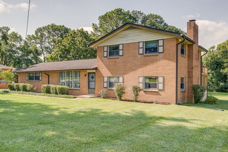 107 Edgebrook Rd, Goodlettsville, TN 37072